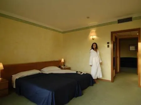 Ξενοδοχείο Magnolia Wellness & Thermae 4*